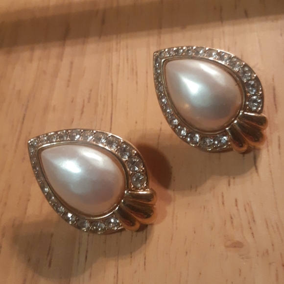 Earrings - Picture 4 of 4